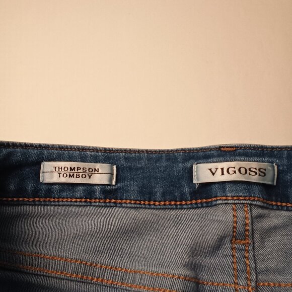 Vigoss Jeans Size 29/8 Thompson Tomboy Mid Rise Slim Leg Medium Wash Distressed - Picture 5 of 10